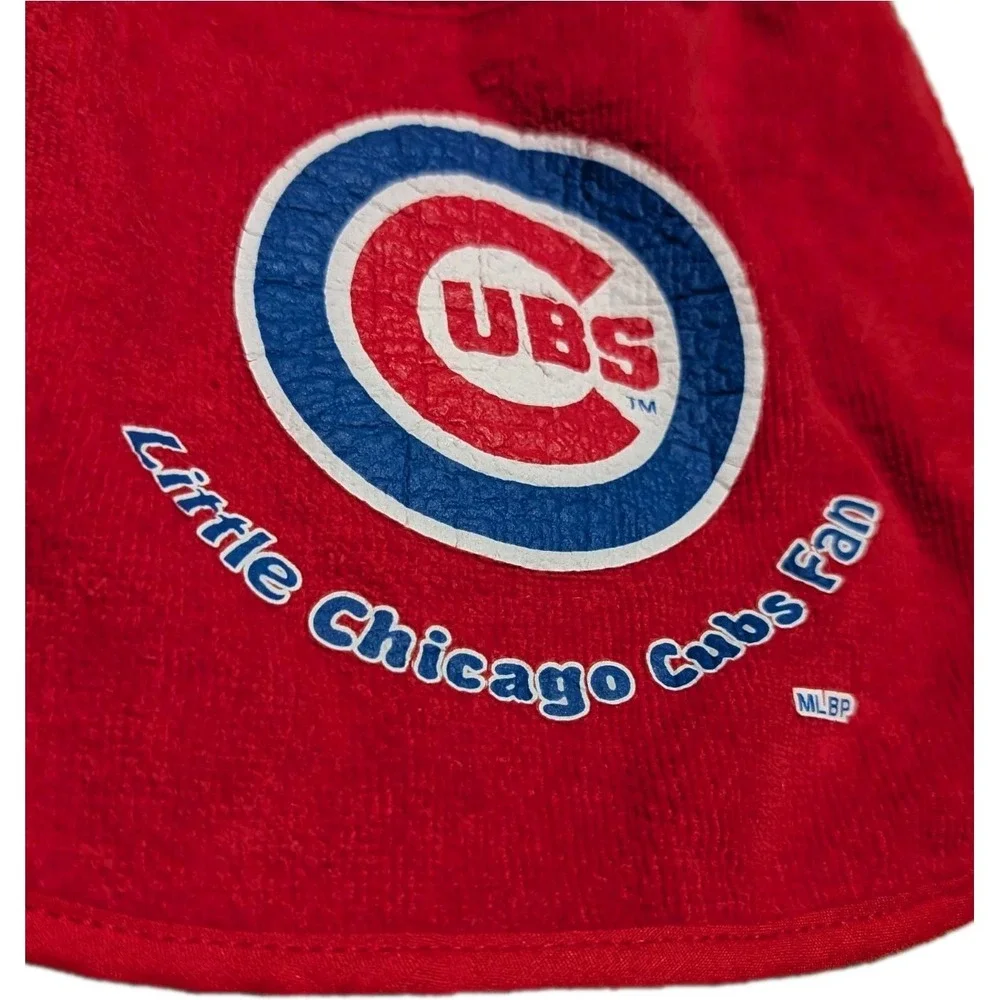 CHICAGO CUBS Baby Infant Bib‎ Snap on FOR THE LITTLE CUBS FAN